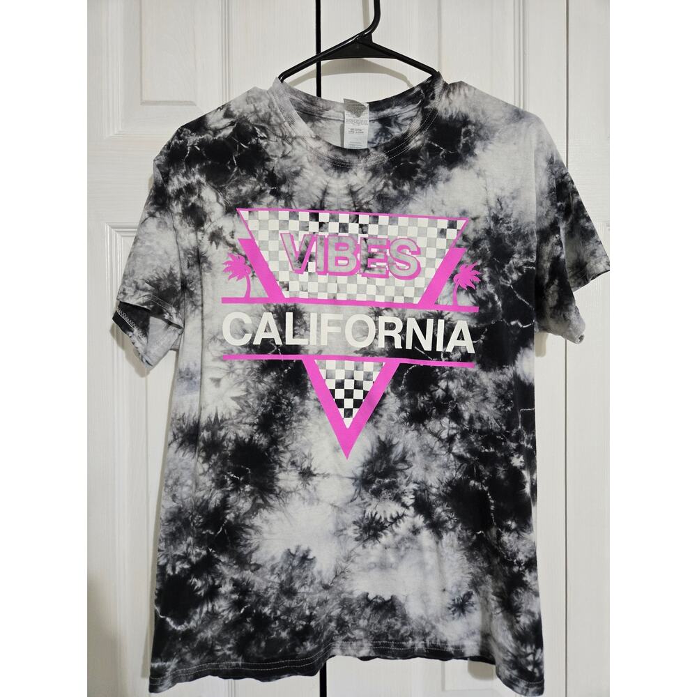 Gildan heavy cotton adult medium black and white tie dye graphic tee